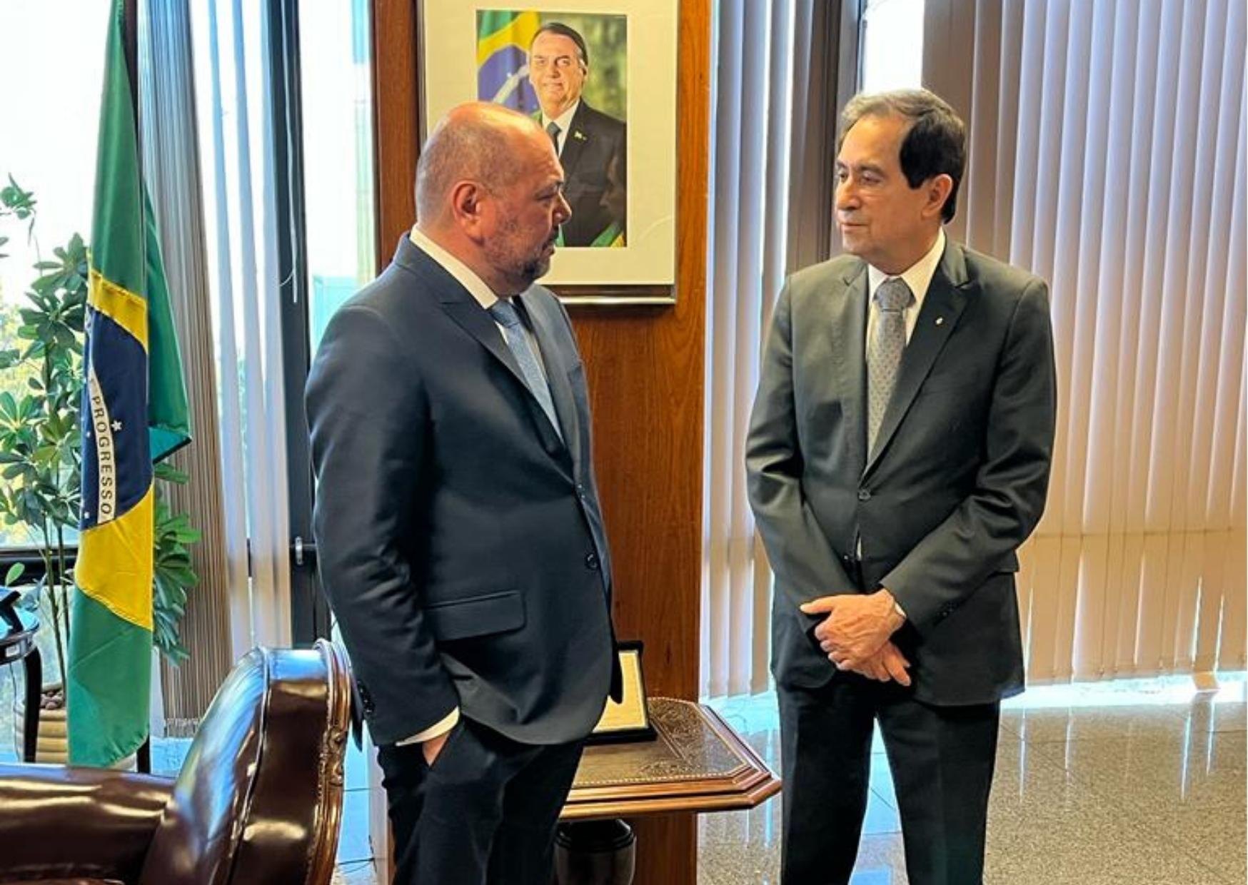 Ministro do Trabalho José Carlos Oliveira e Presidente do CNC Silas Brasileiro